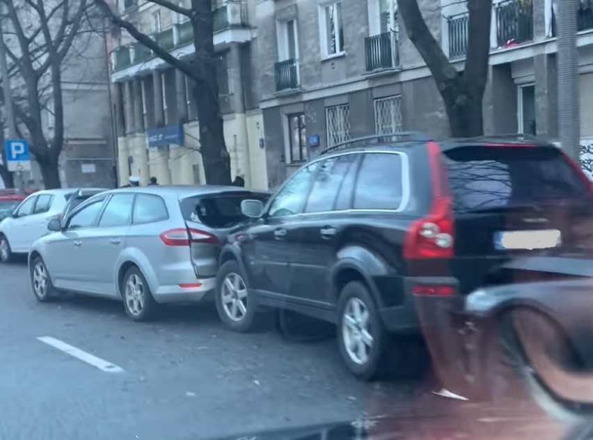 avar-warszawa-03