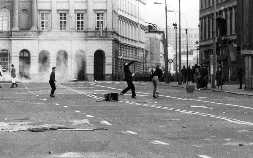 voennoe polozhenie warszawa