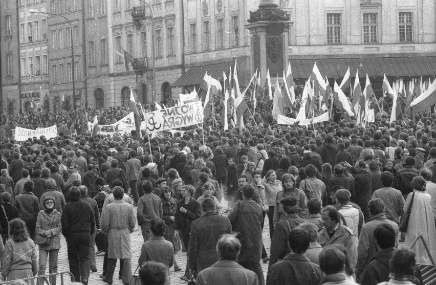 voennoe polozhenie warszawa
