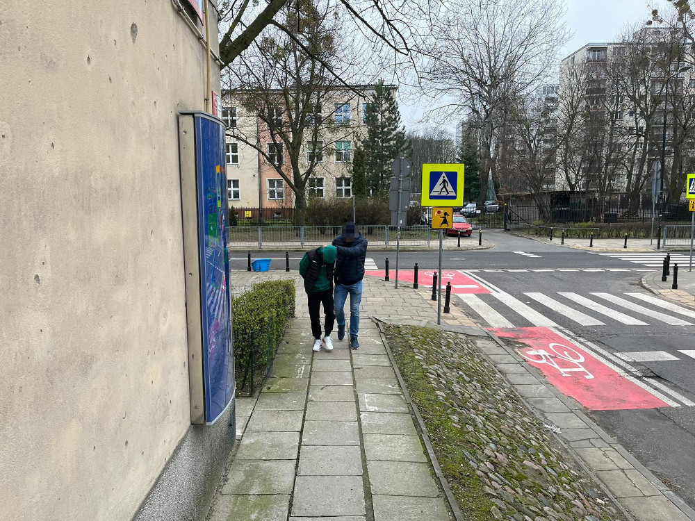 В Варшаве снова задержали парня, который притворялся манекеном и грабил магазины