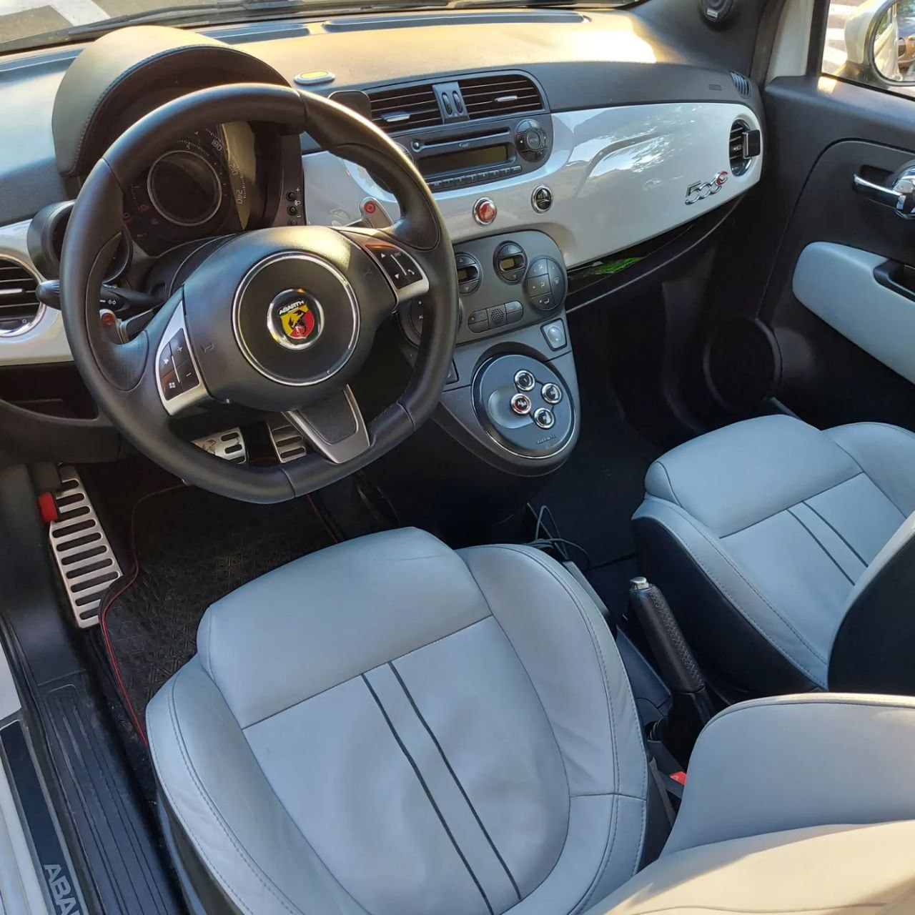 У беларуса в Варшаве угнали редкий автомобиль: Abarth 500C в тюнинге
