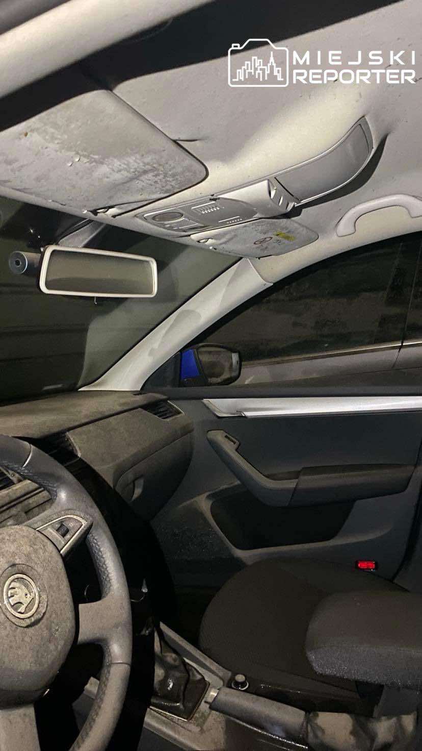 Затопленный паркинг и автомобили в Варшаве