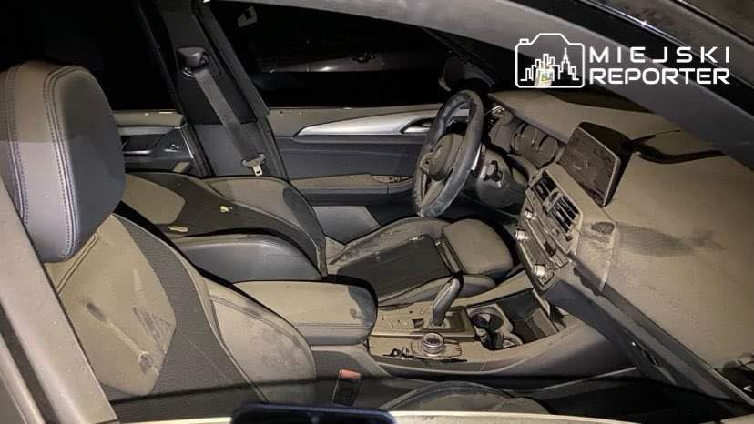 Затопленный паркинг и автомобили в Варшаве
