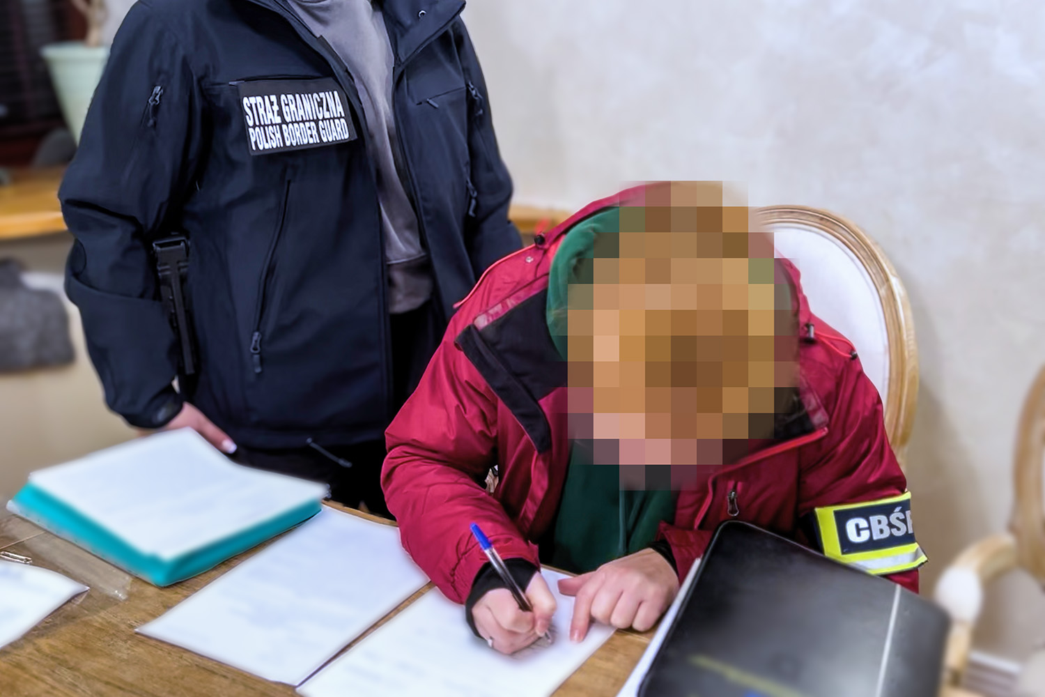 В Варшаве задержали легализаторов: сделали ВНЖ для 1 500 человек по поддельным документам