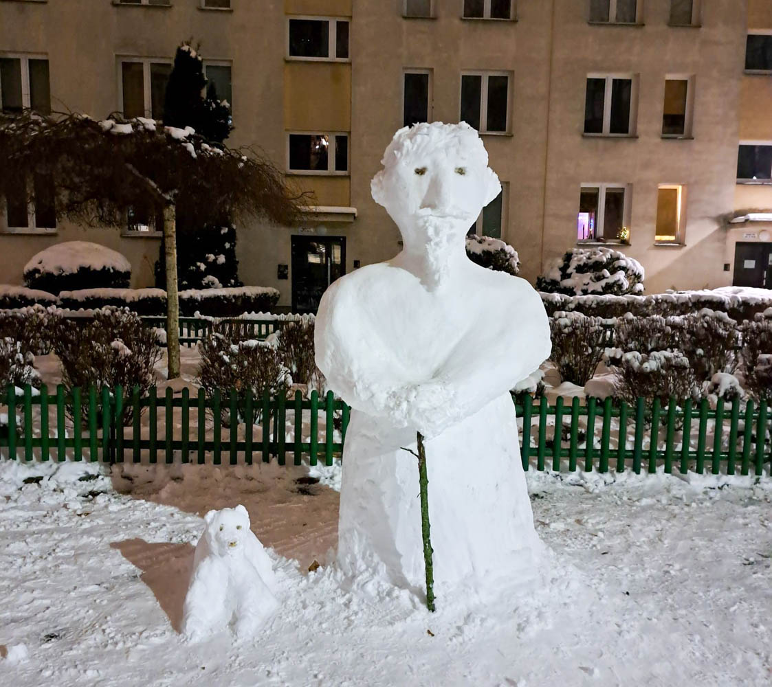 Снеговики в Варшаве