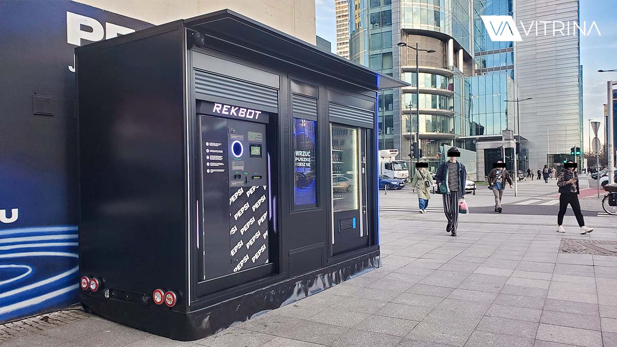 В Варшаве установили автомат, который должен менять пустую банку Pepsi на 2 полные. Но что-то пошло не так