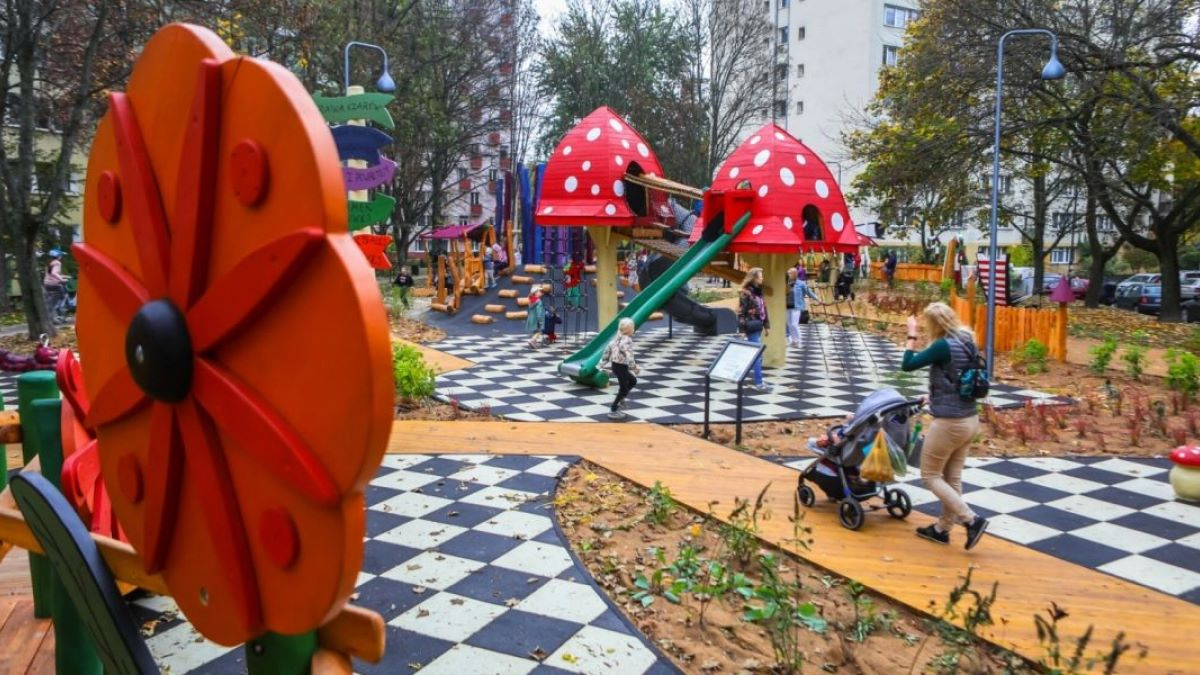 Plac zabaw Alicja w Krainie Czarów