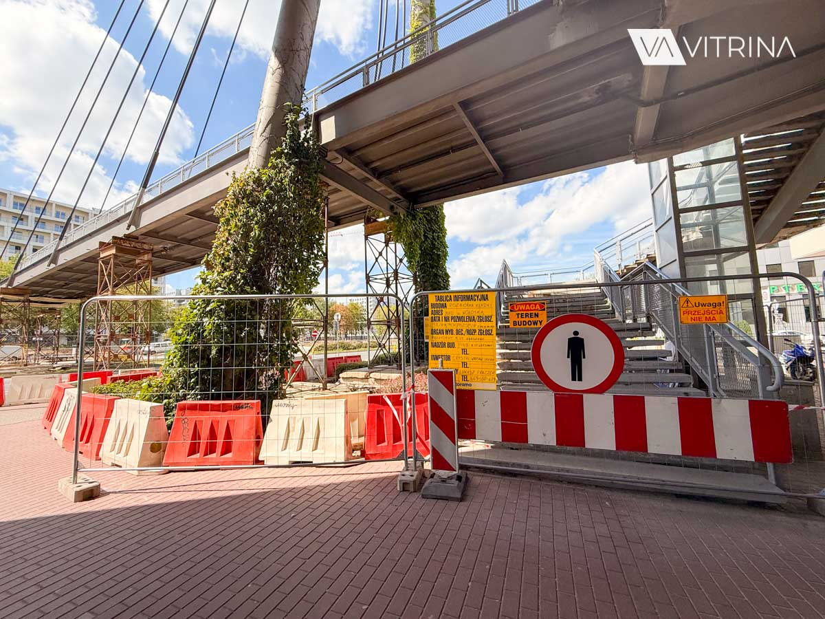 Снос пешеходного моста в Варшаве напротив Westfield Mokotów