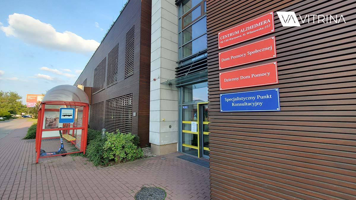 В Варшаве есть остановка, с которой никогда не отправляется транспорт. Угадайте, для чего она нужна?