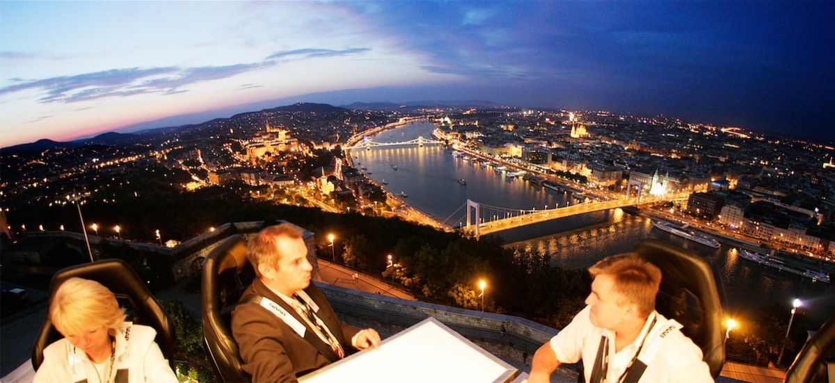 Dinner in the sky2