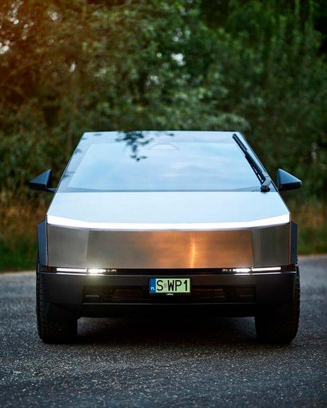 Tesla Cybertruck 2
