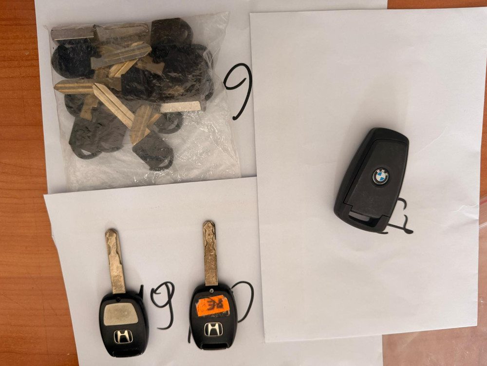 Хадержание угонщиков автомобилей под Варшавой