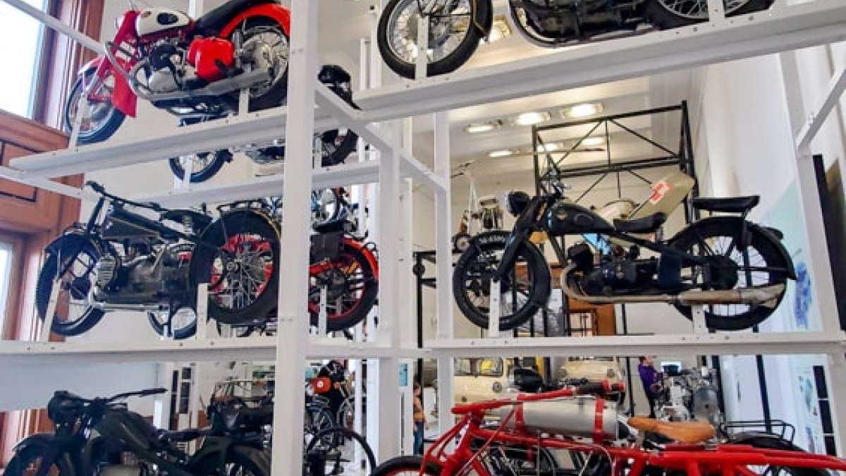 Muzeum Motoryzacji i Techniki warszawa Otrebusy