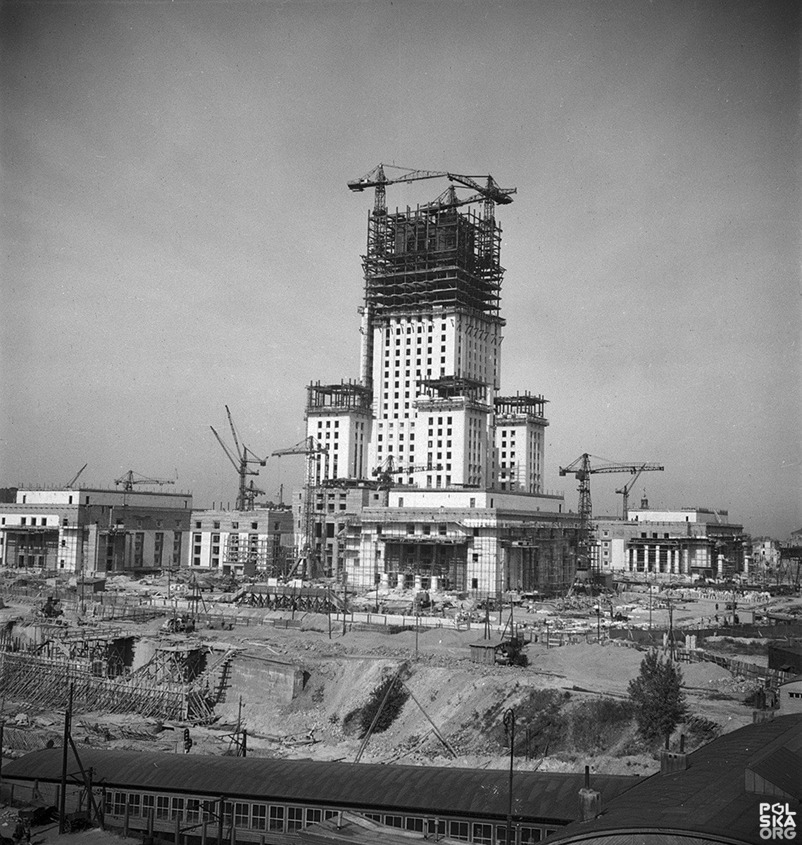 palace of culture and science warsaw build