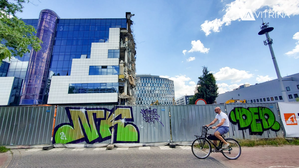 В Варшаве сносят Curtis Plaza