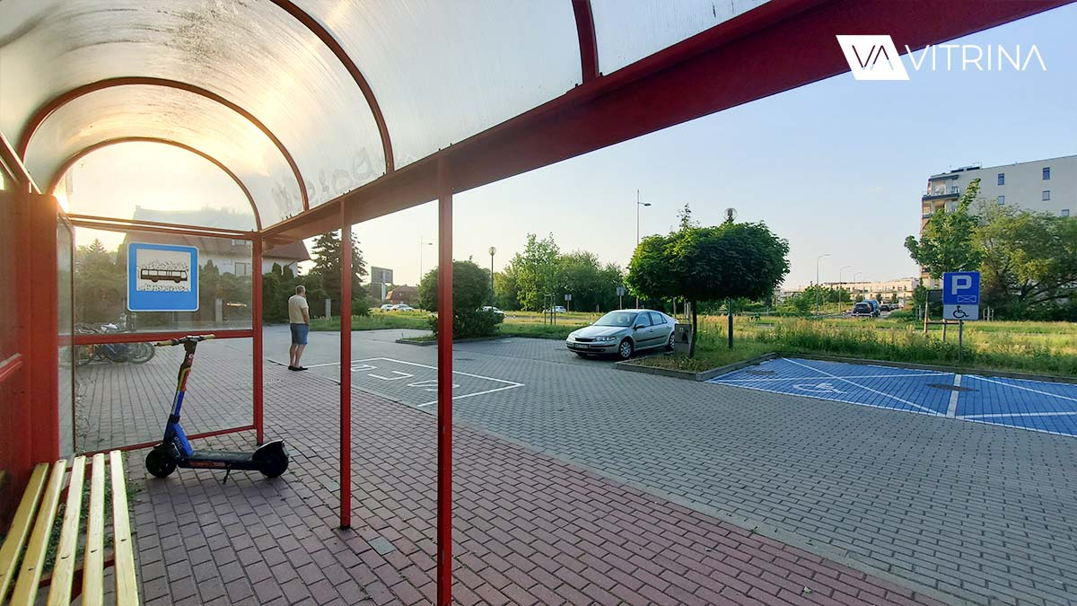 В Варшаве есть остановка, с которой никогда не отправляется транспорт. Угадайте, для чего она нужна?
