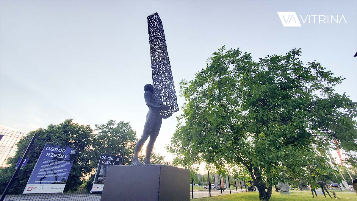 Выставка скупльптур в Варшаве - Сады Олимпийского центра в Жолибоже
