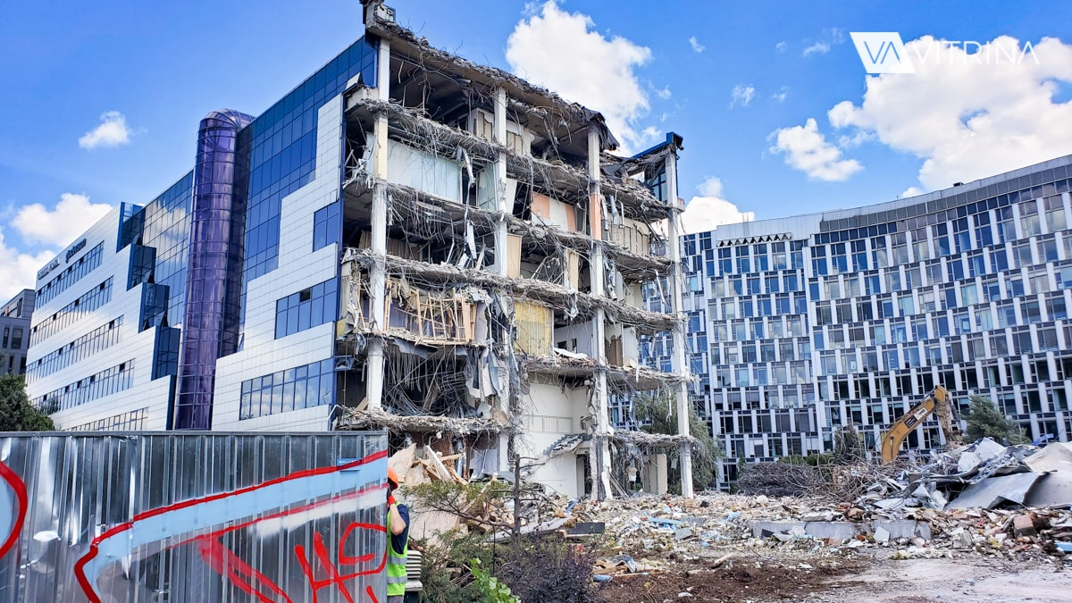 В Варшаве сносят Curtis Plaza