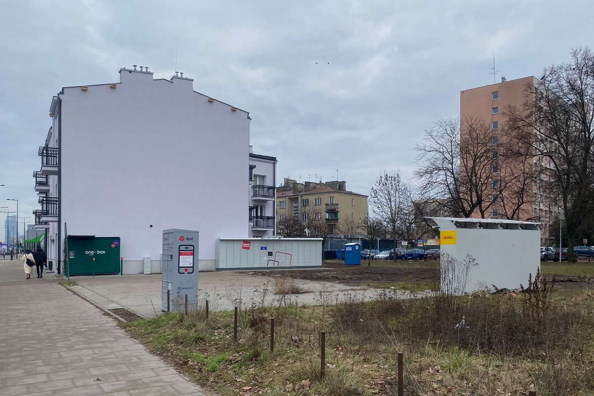 Plac Czterech Paczkomatów 02