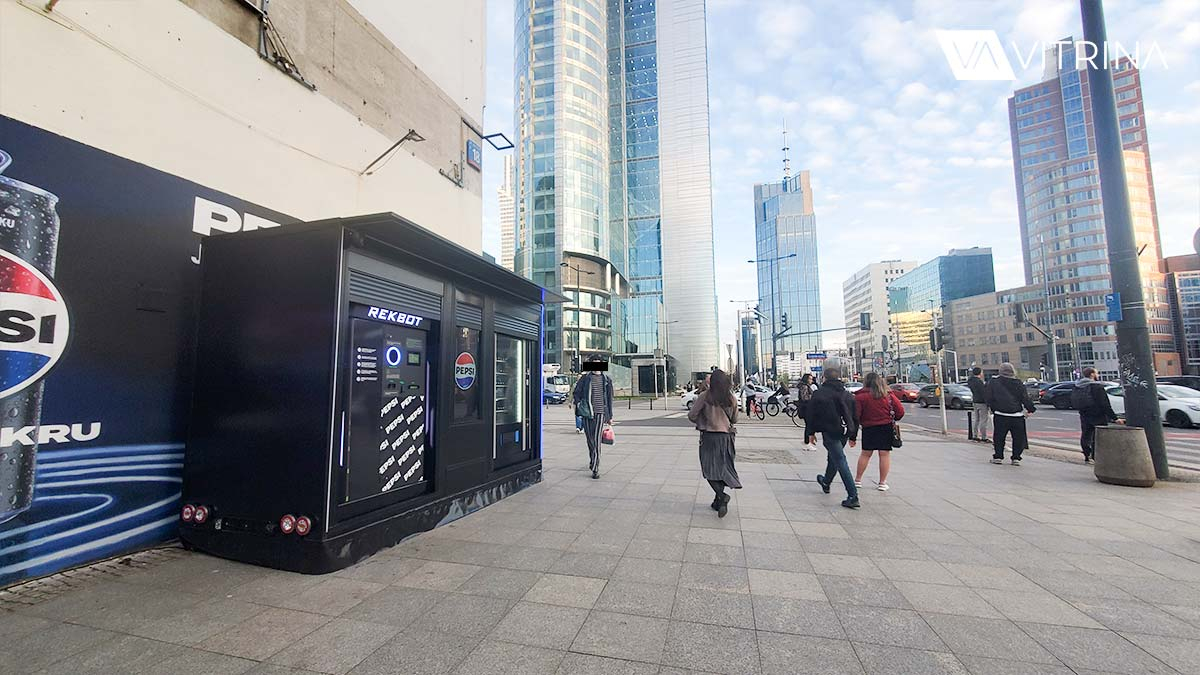 В Варшаве установили автомат, который должен менять пустую банку Pepsi на 2 полные. Но что-то пошло не так