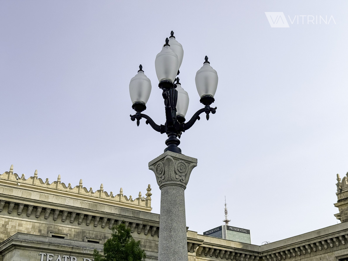 Площадь напротив Дворца культуры и науки открыли после долгожданного ремонта