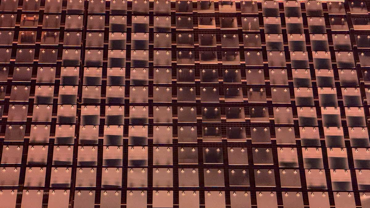 Warsaw UNITs Dragon Skin - Небоскреб в Варшаве с кожей дракона